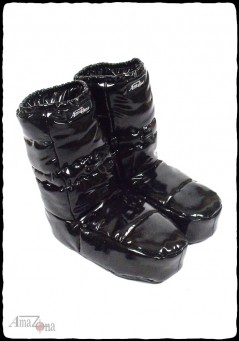 Chigmit Puffer-Stiefel aus glänzendem Lack