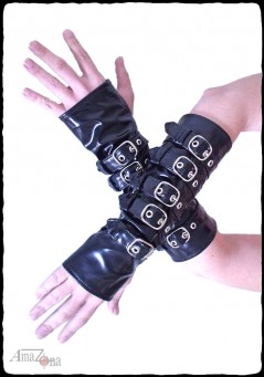Arm warrior patent leather gloves
